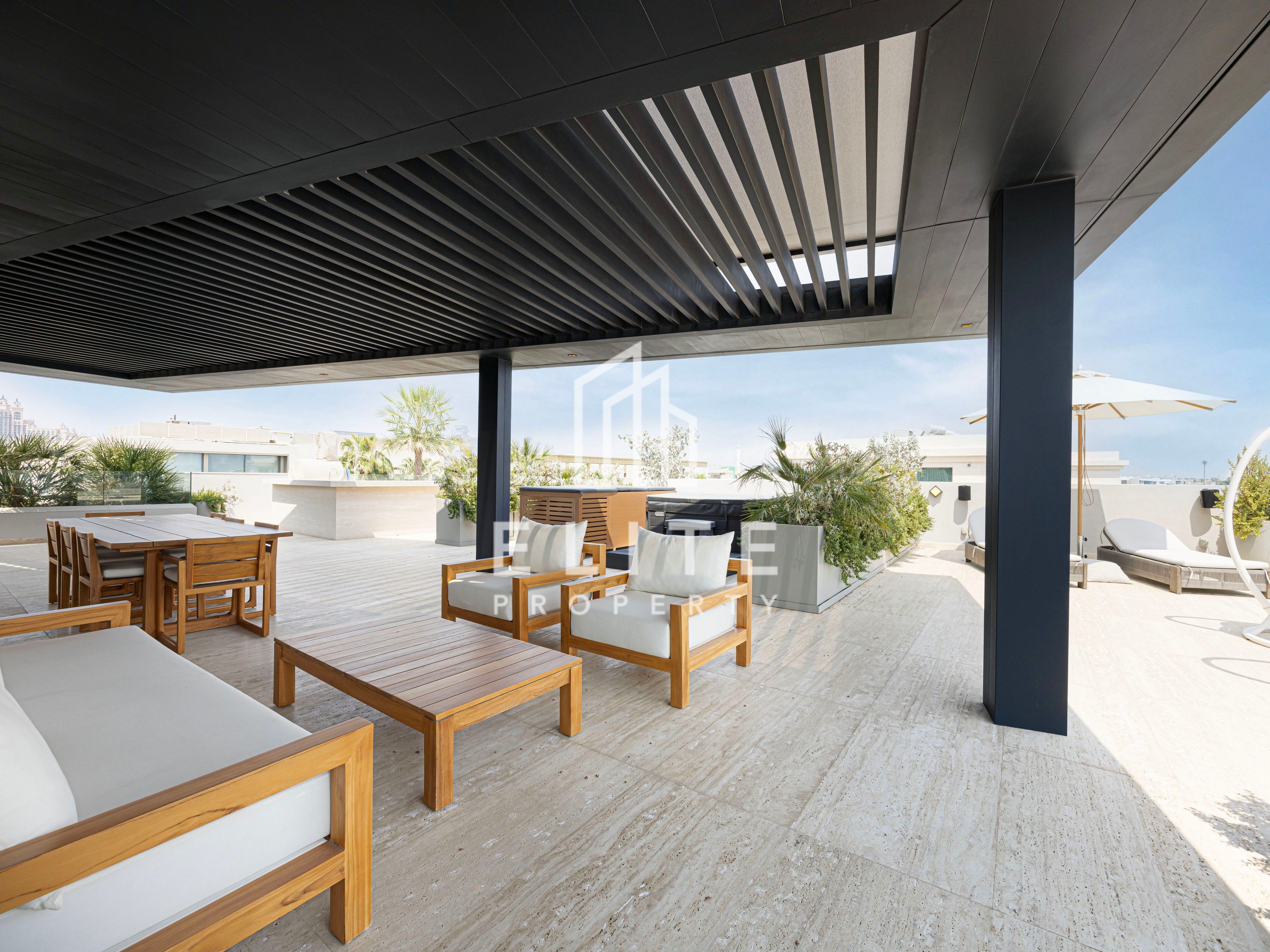 Palm Jumeirah Ultra Luxury Custom Built Villa!