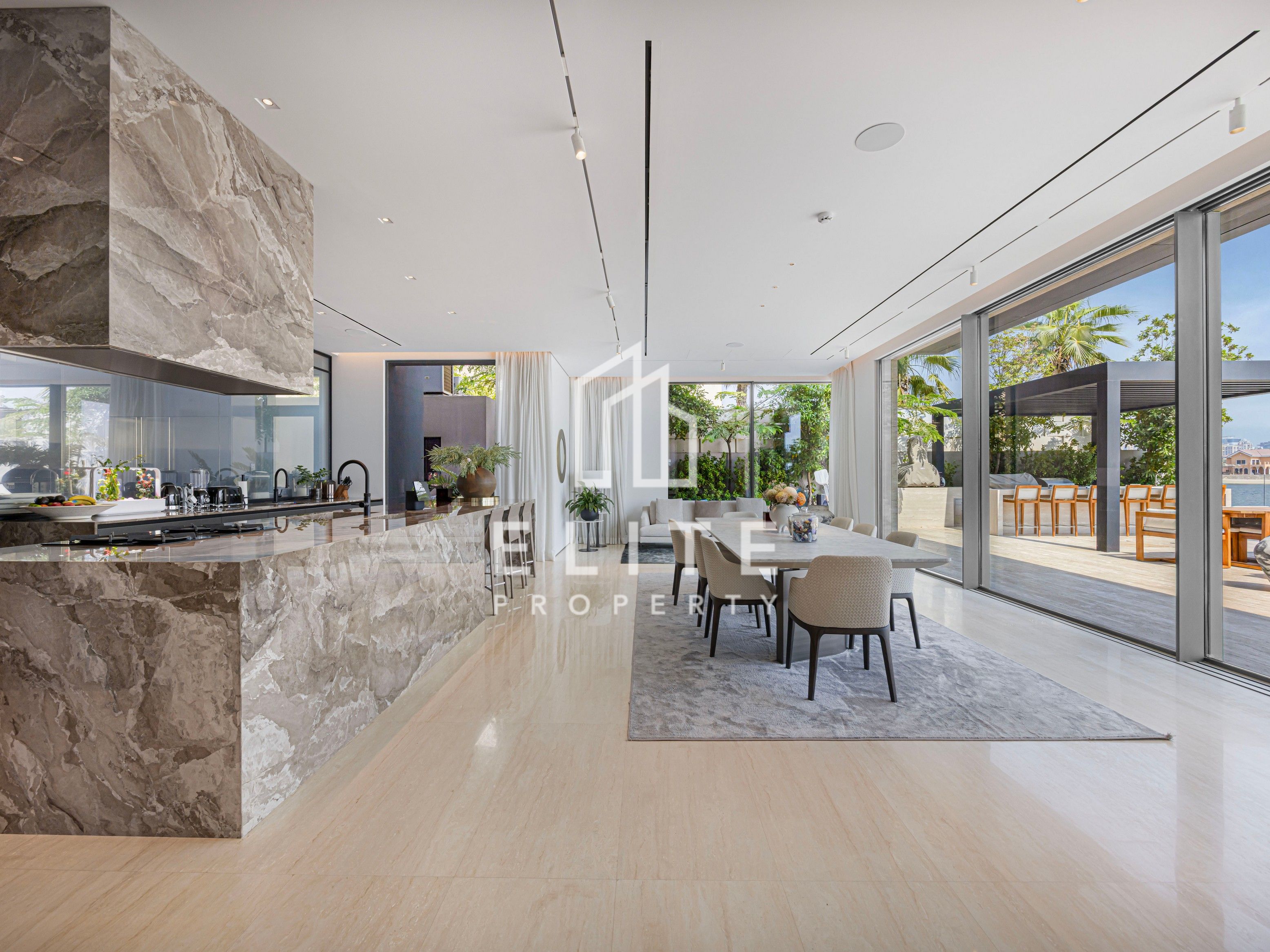 Palm Jumeirah Ultra Luxury Custom Built Villa!