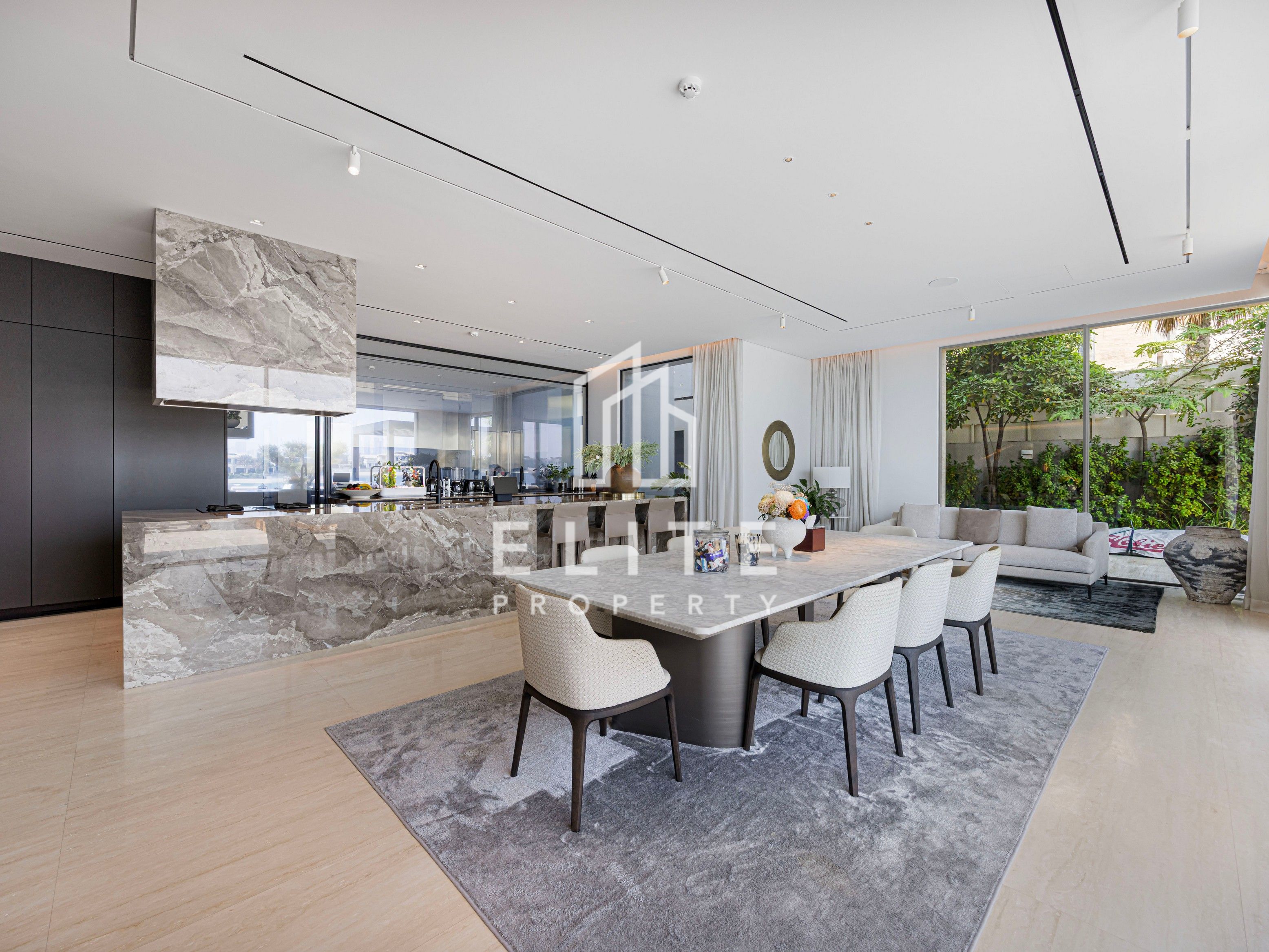 Palm Jumeirah Ultra Luxury Custom Built Villa!