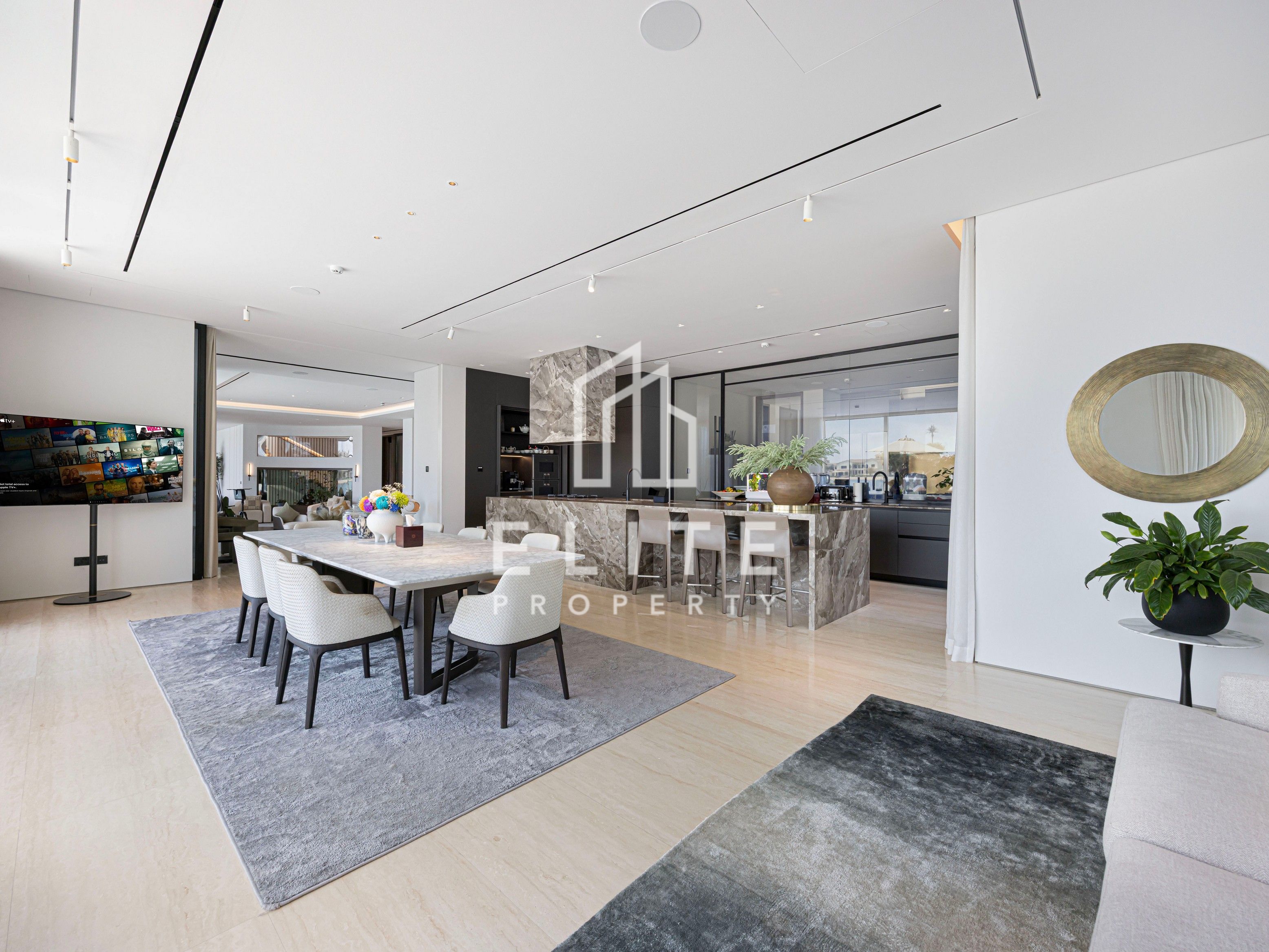 Palm Jumeirah Ultra Luxury Custom Built Villa!
