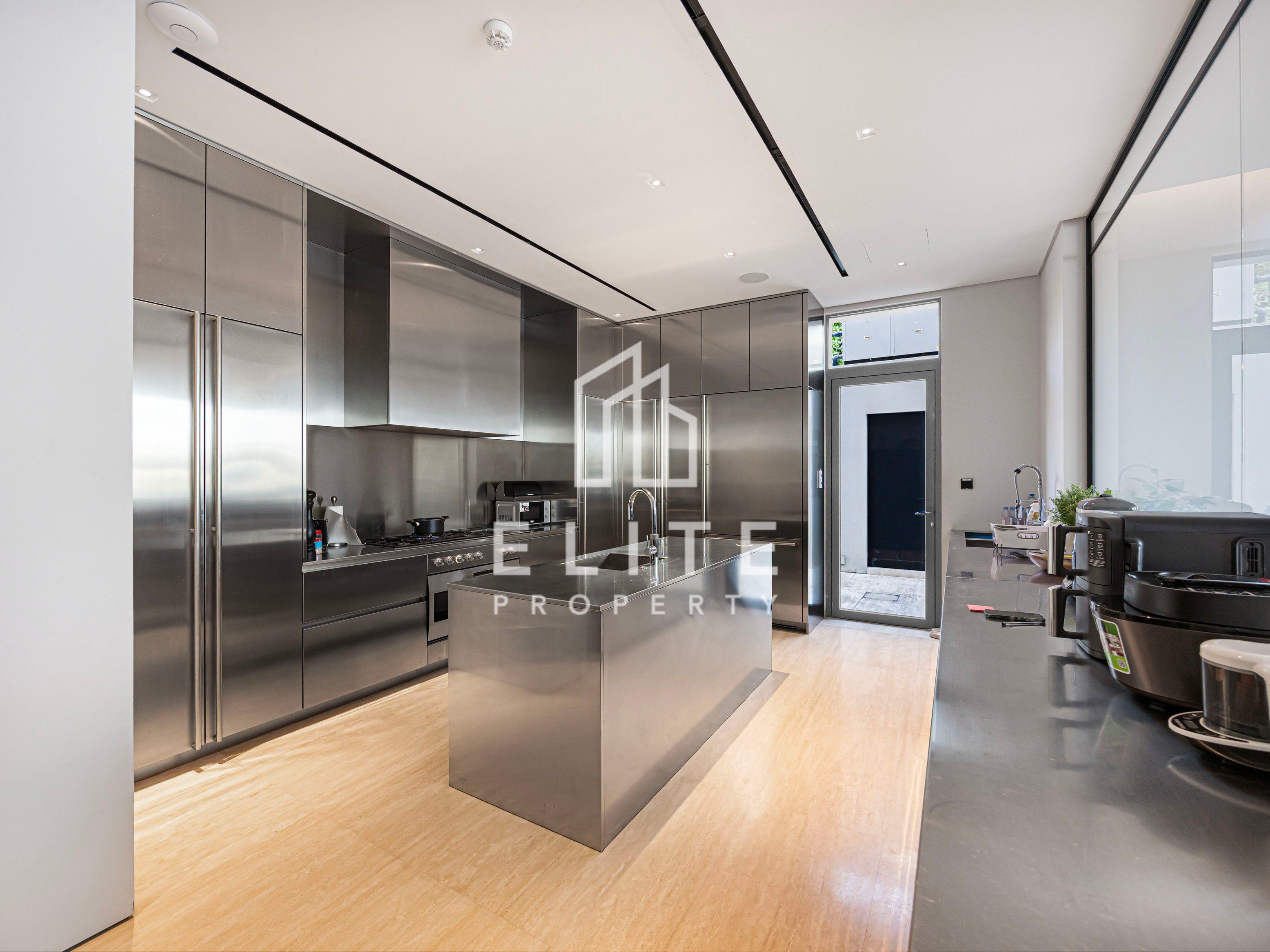 Palm Jumeirah Ultra Luxury Custom Built Villa!