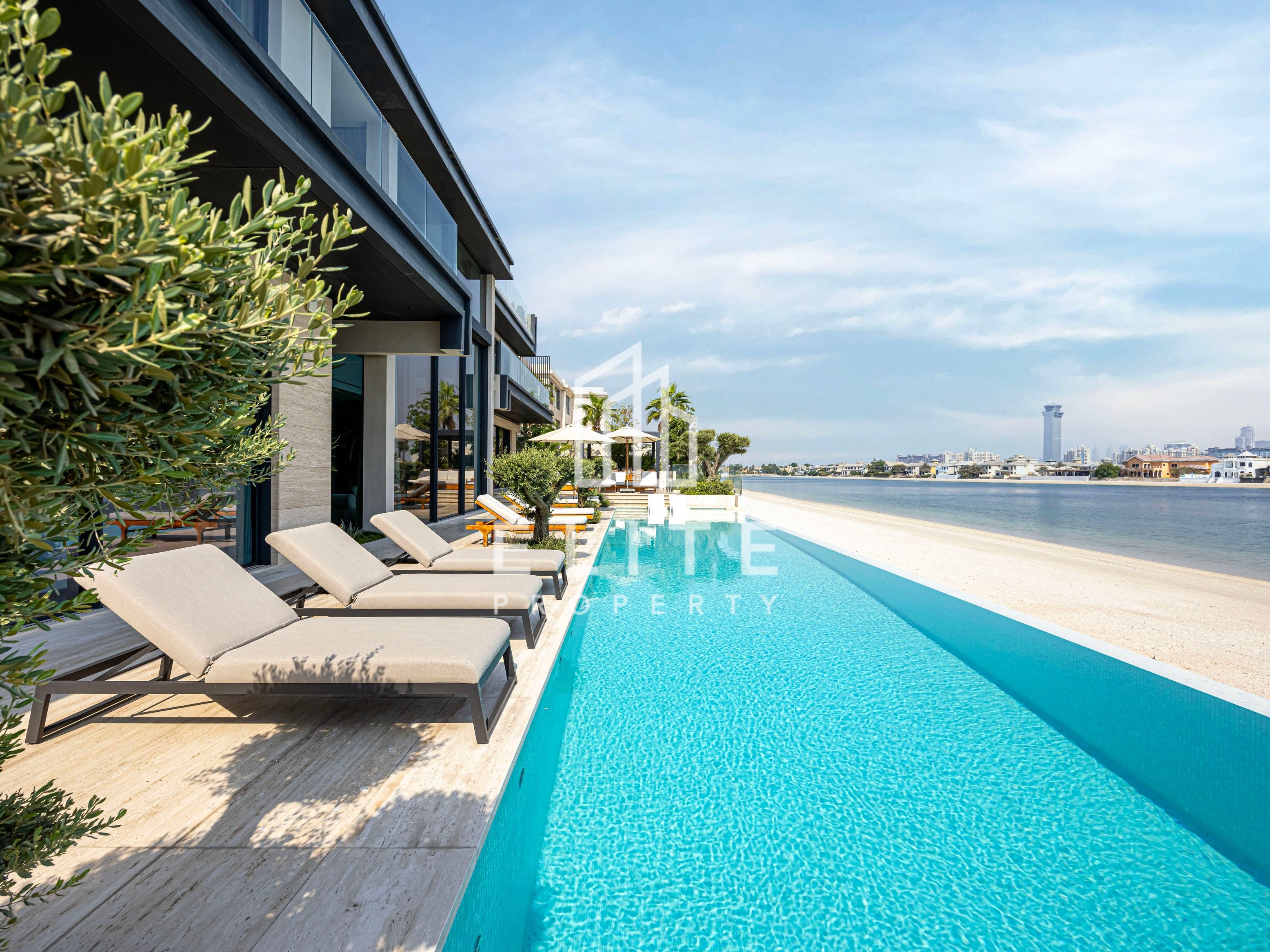 Palm Jumeirah Ultra Luxury Custom Built Villa!