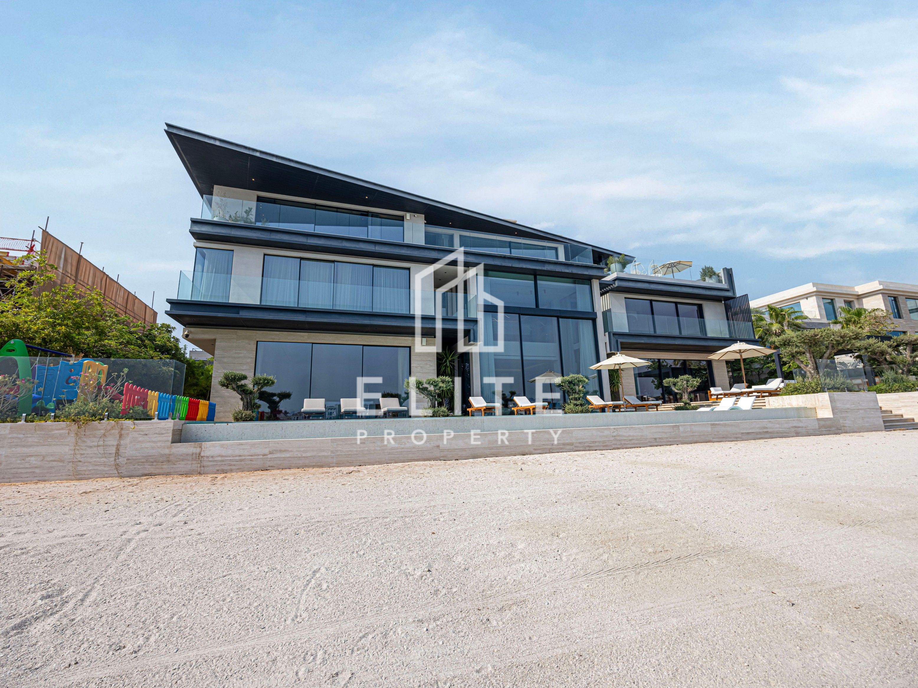 Palm Jumeirah Ultra Luxury Custom Built Villa!
