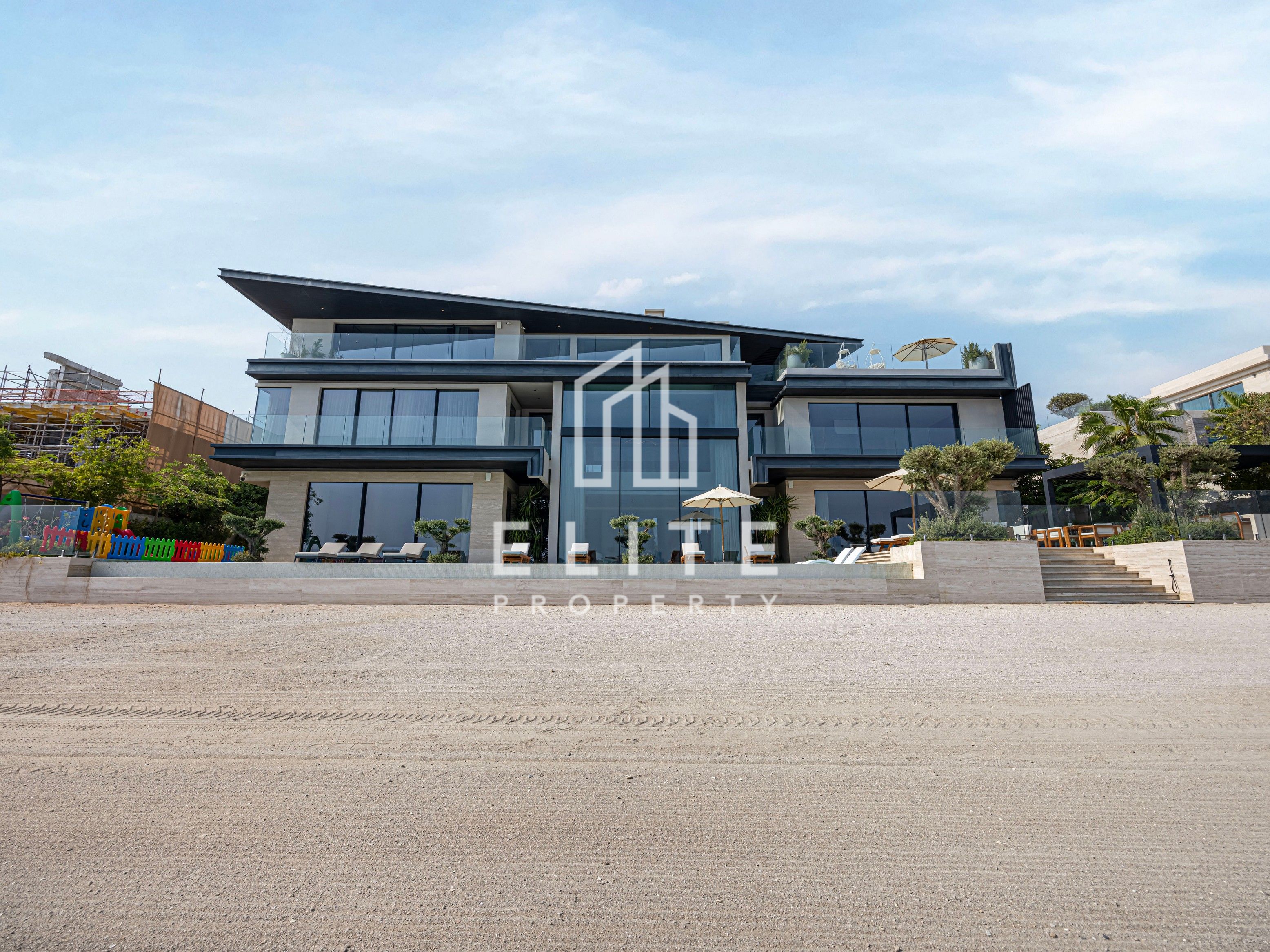 Palm Jumeirah Ultra Luxury Custom Built Villa!