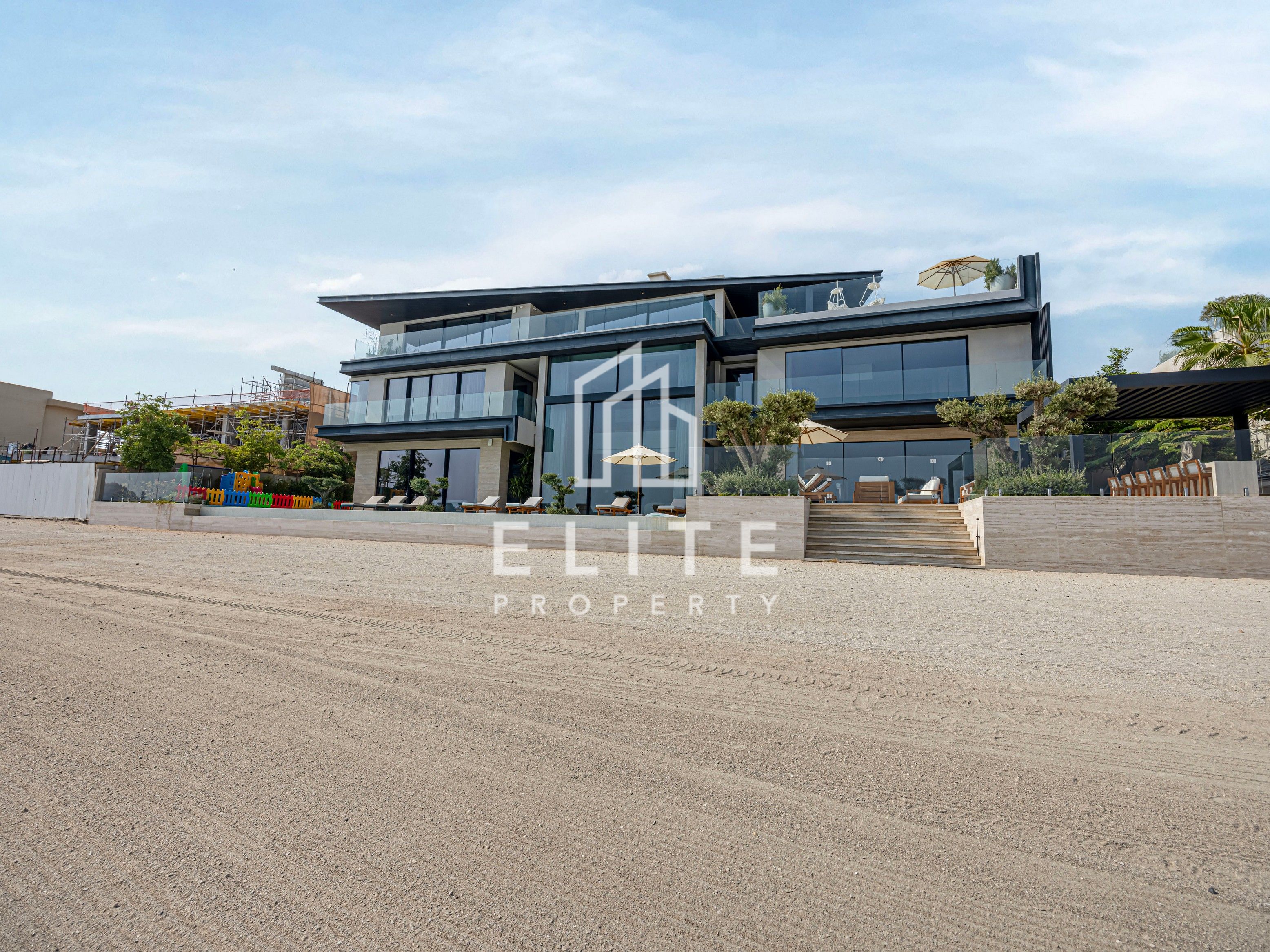 Palm Jumeirah Ultra Luxury Custom Built Villa!