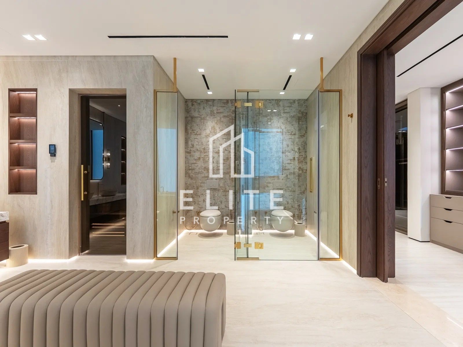 Ultra-Luxury 6BR Signature Villa | Frond A | Skyline & Sea Views