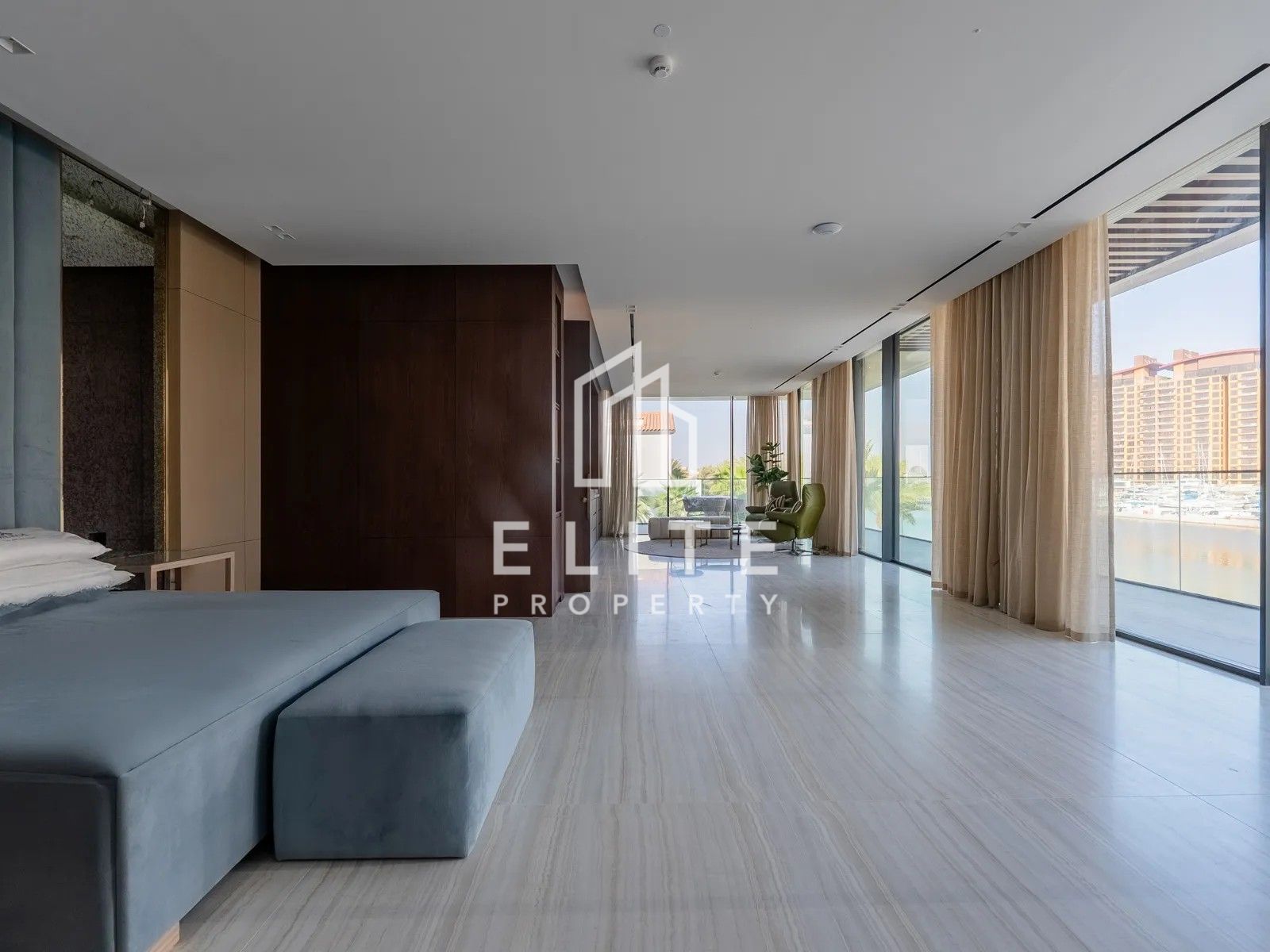 Ultra-Luxury 6BR Signature Villa | Frond A | Skyline & Sea Views