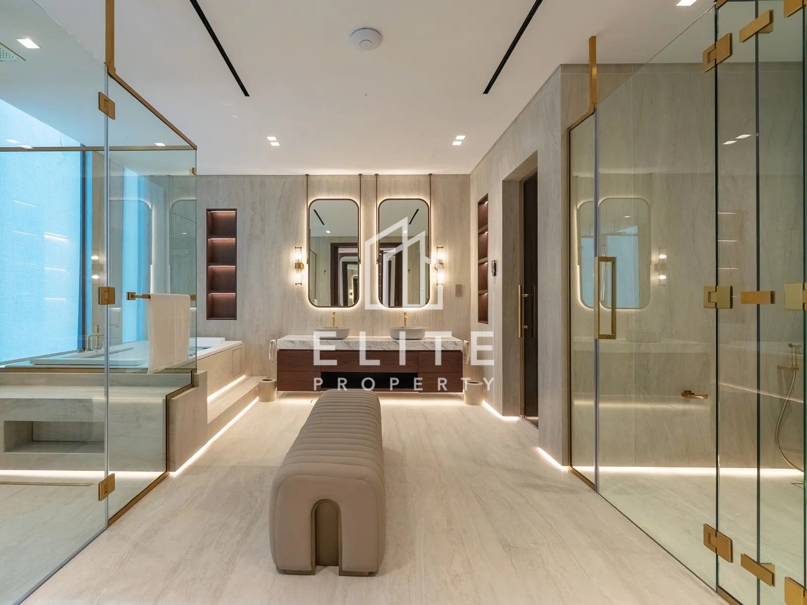 Ultra-Luxury 6BR Signature Villa | Frond A | Skyline & Sea Views