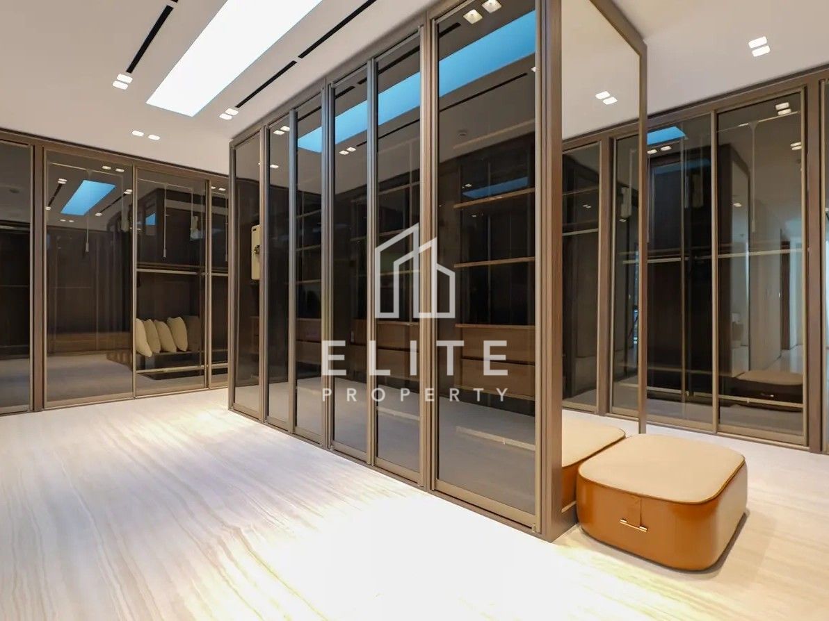 Ultra-Luxury 6BR Signature Villa | Frond A | Skyline & Sea Views