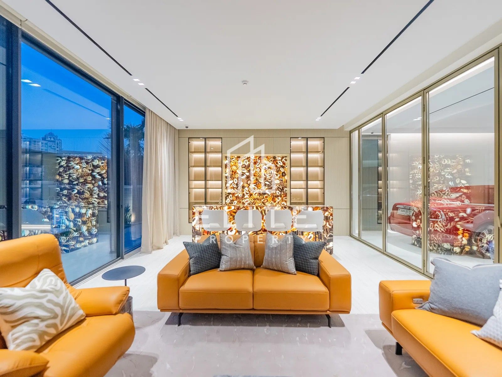 Ultra-Luxury 6BR Signature Villa | Frond A | Skyline & Sea Views