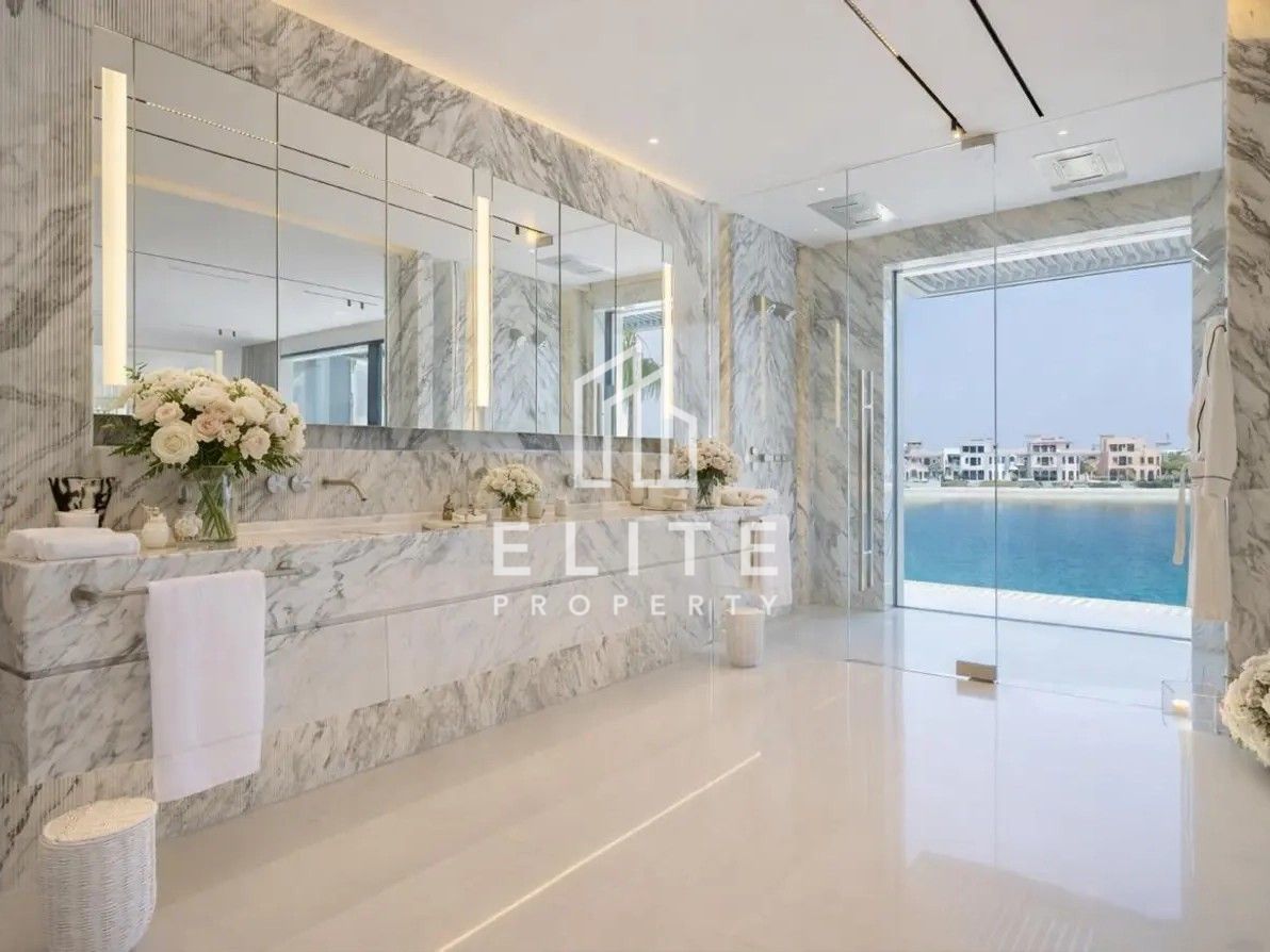 Brand New Ultra-Luxury 6BR Signature Villa | Frond A Beachfront