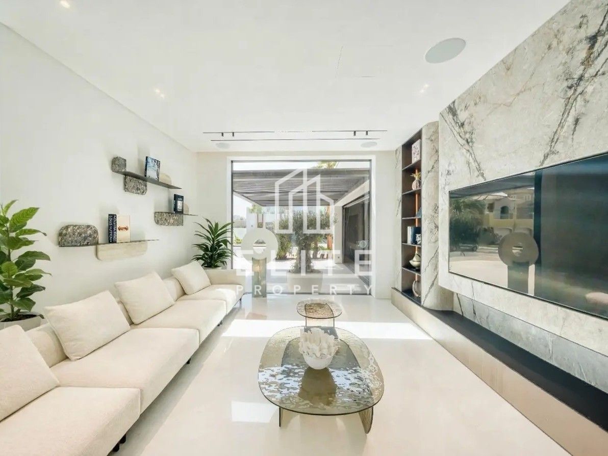 Gallery View | Brand New Ultra-Luxury 6BR Signature Villa | Frond A Beachfront