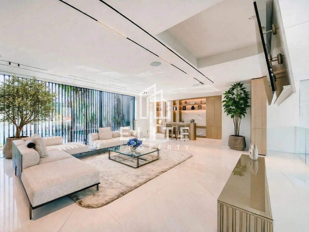 Gallery View | Brand New Ultra-Luxury 6BR Signature Villa | Frond A Beachfront