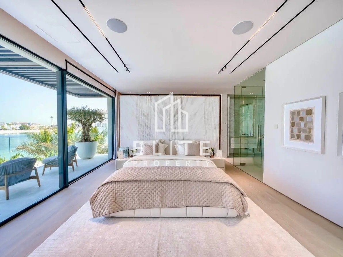 Gallery View | Brand New Ultra-Luxury 6BR Signature Villa | Frond A Beachfront