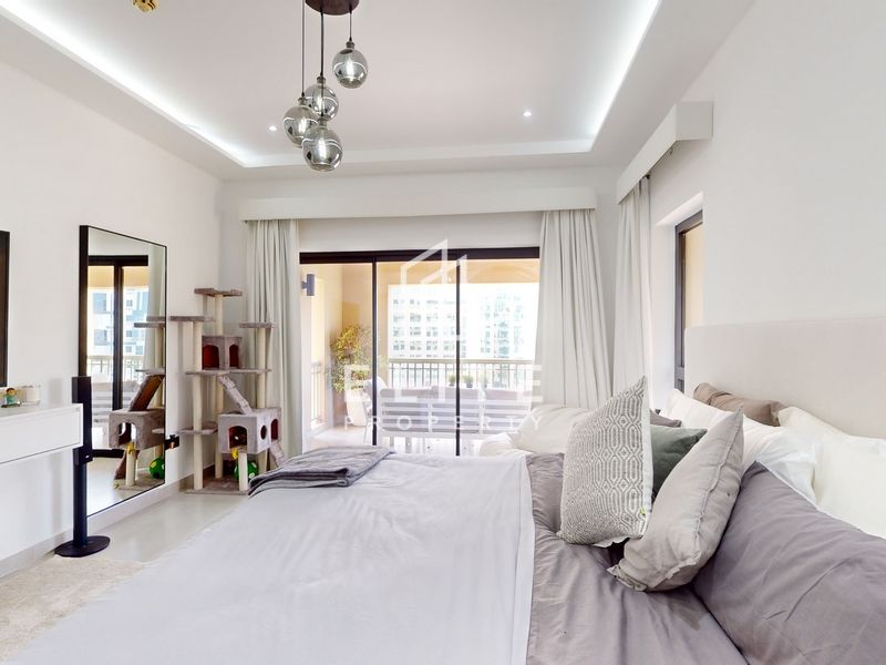FULLY UPGRADED, HIGH FLOOR, SMART HOME TECH, VOT
