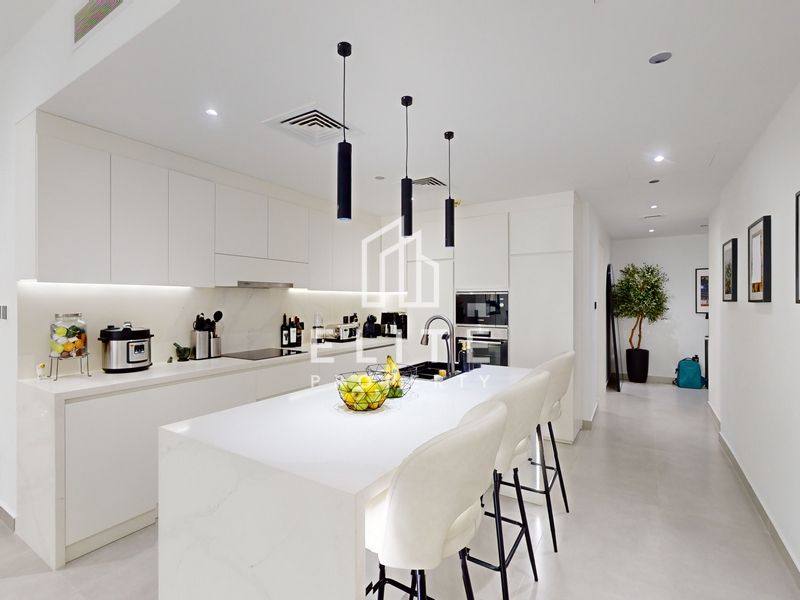 FULLY UPGRADED, HIGH FLOOR, SMART HOME TECH, VOT