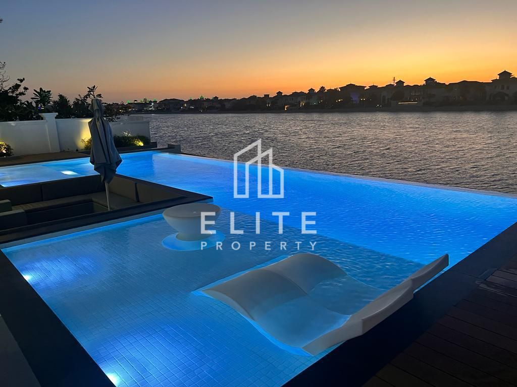 Fully Upgraded 5BR Atrium Entry Triplex | Extended Plot