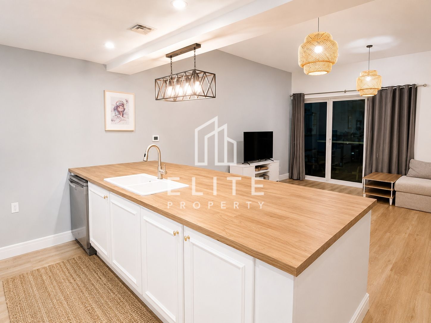 Fully Furnished | Internal Street | Upgraded