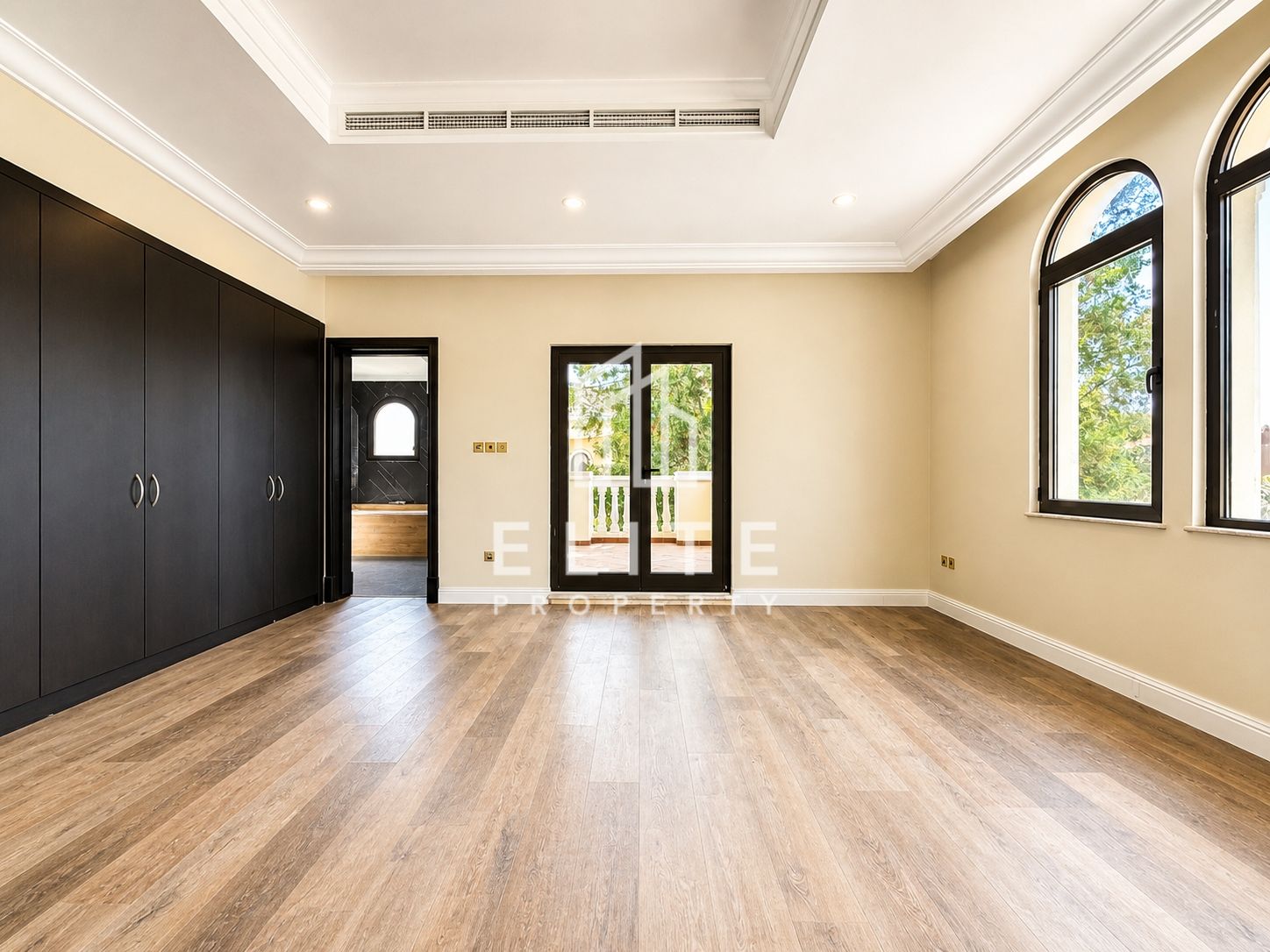 6BR Beachfront Villa | Private Pool And Garden