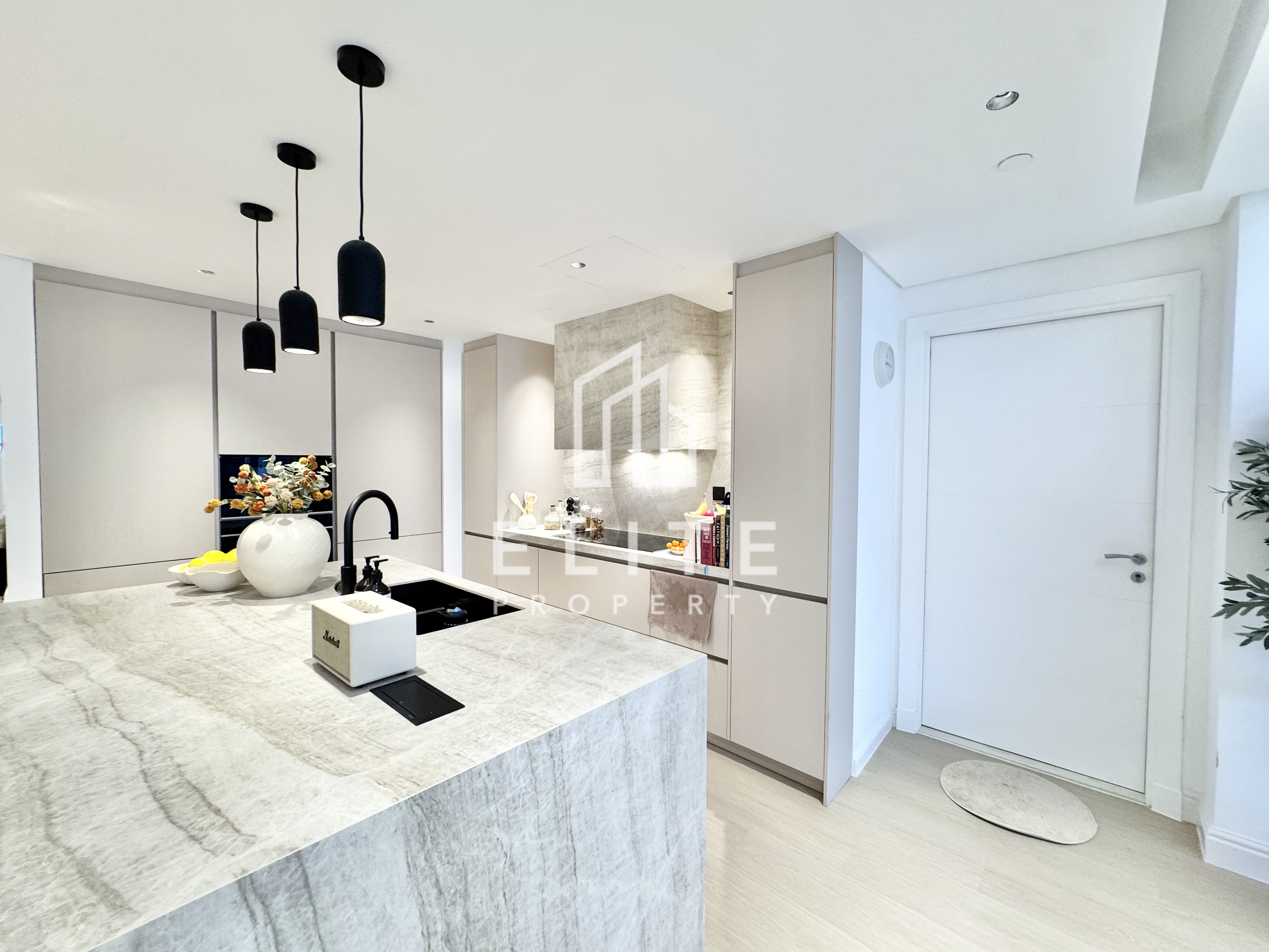 FULLY UPGRADED | HIGH FLOOR | SEA VIEW