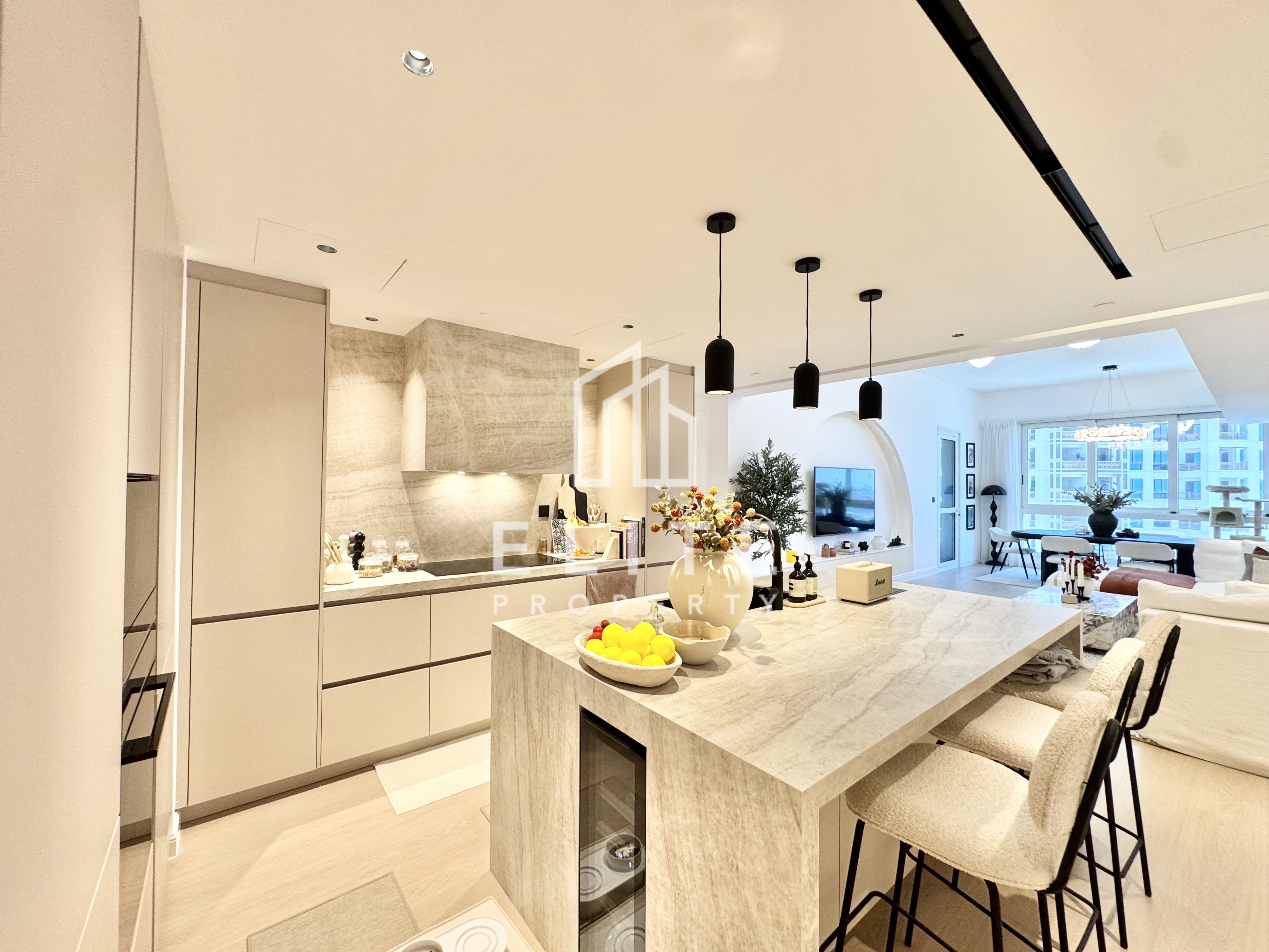 FULLY UPGRADED | HIGH FLOOR | SEA VIEW
