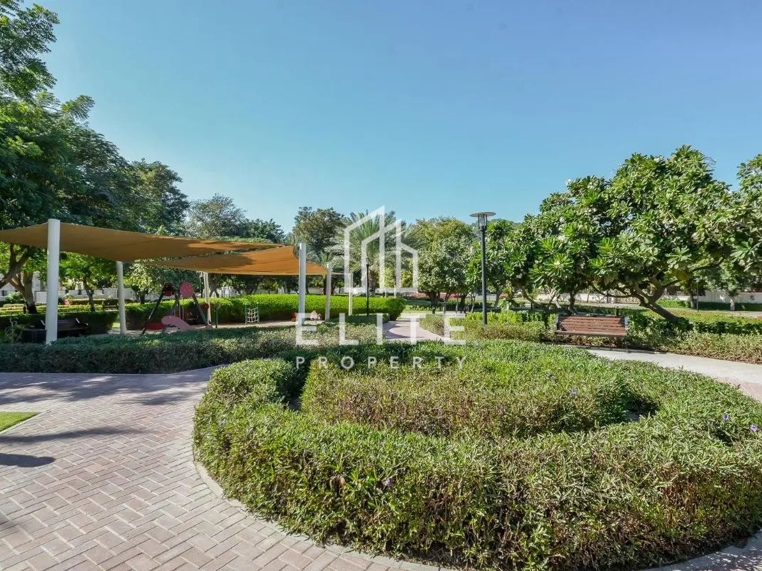 Land for Sale in Emirates Hills AED 3,327 Per Square Foot