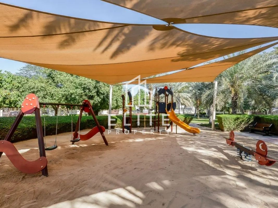 Land for Sale in Emirates Hills AED 3,327 Per Square Foot