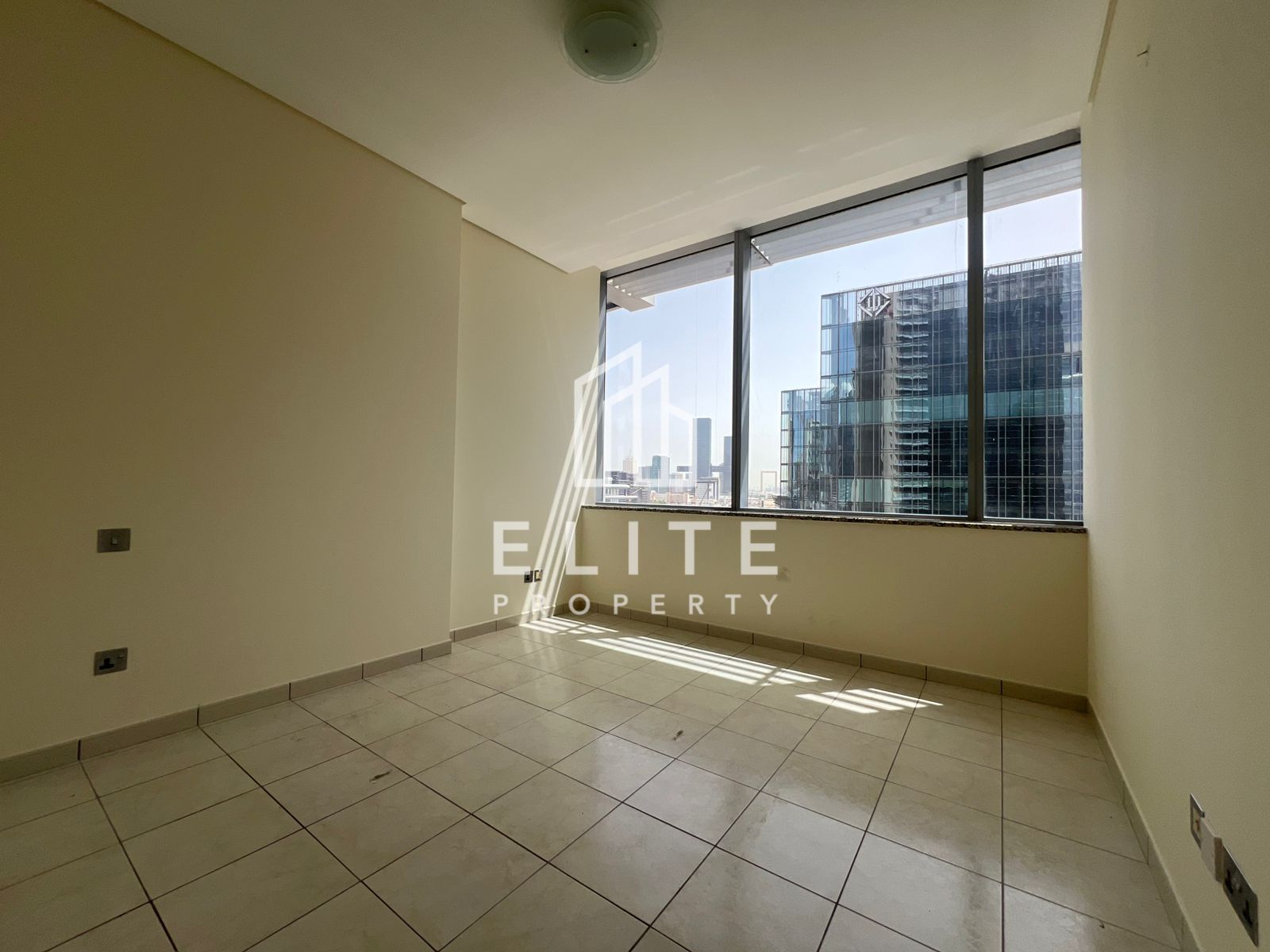 CENTRAL LOCATION, READY TO MOVEIN, SPACIOUS LAYOUT