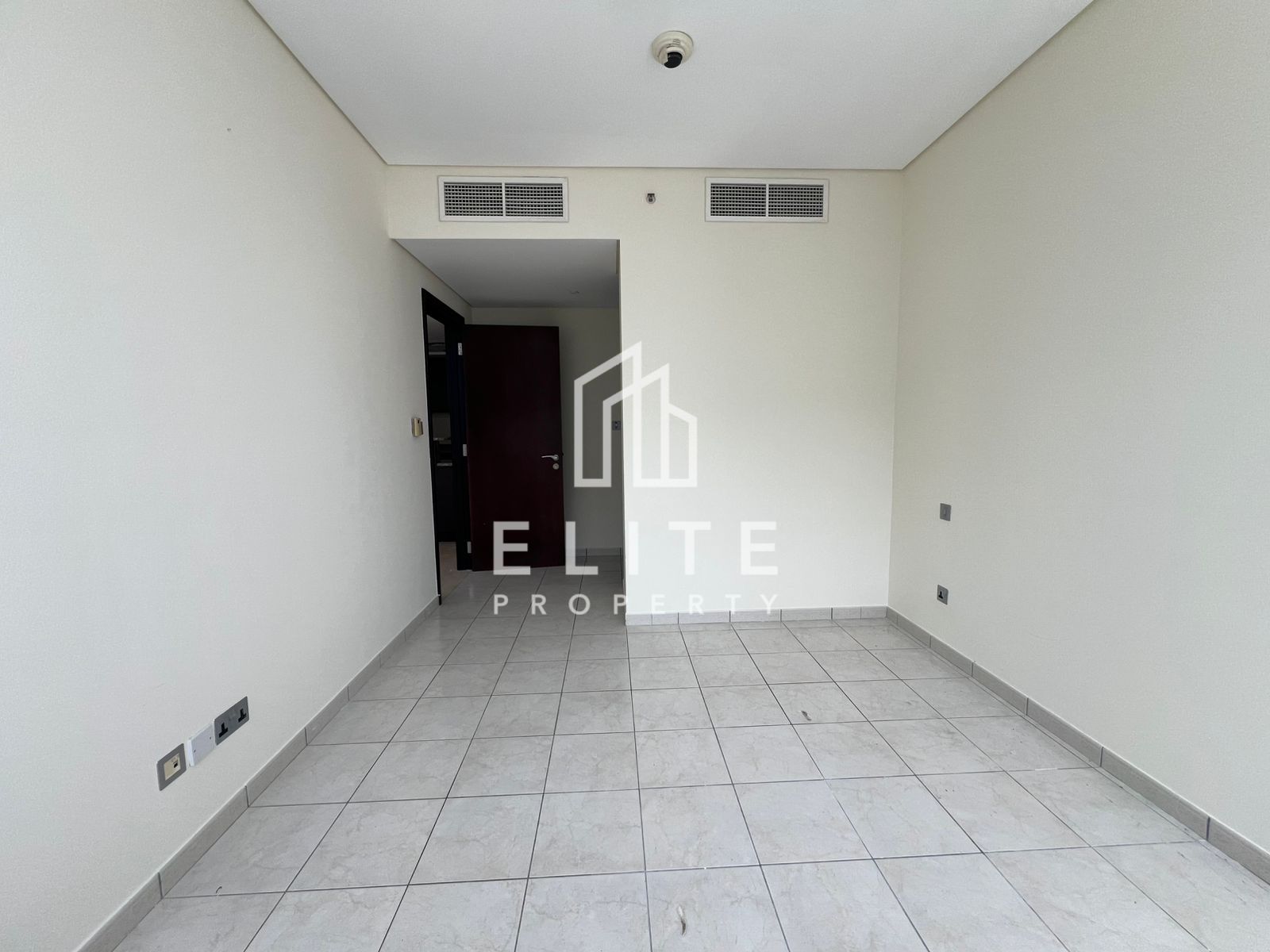 CENTRAL LOCATION, READY TO MOVEIN, SPACIOUS LAYOUT
