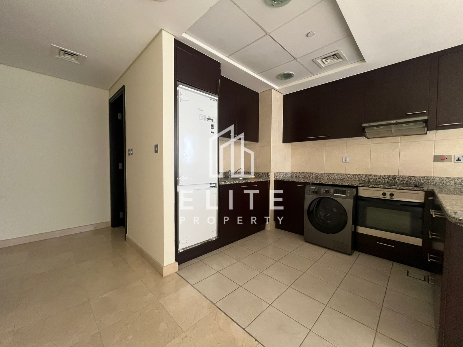 CENTRAL LOCATION, READY TO MOVEIN, SPACIOUS LAYOUT