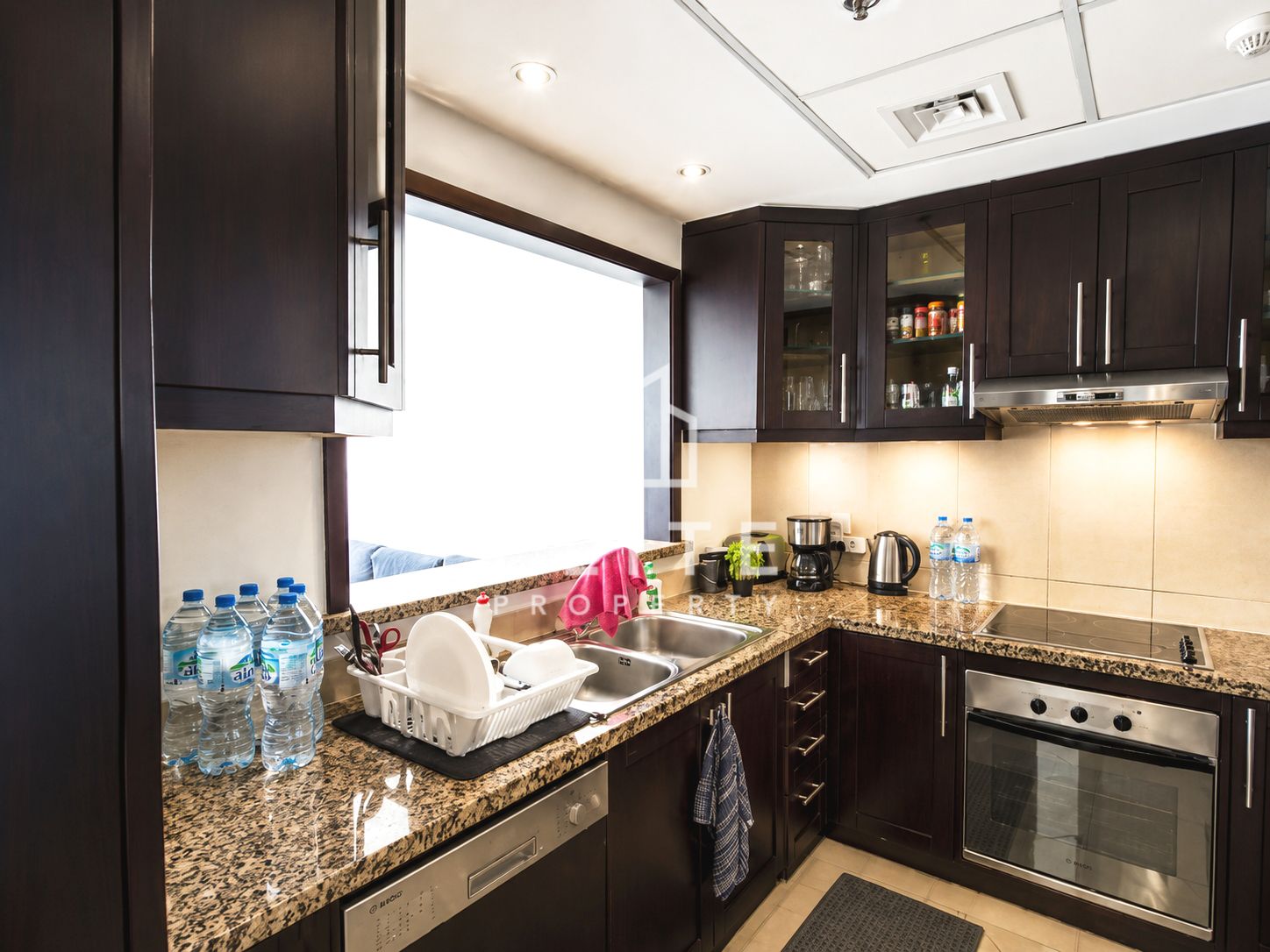 High Floor | Semi Furnished | Vacant Now