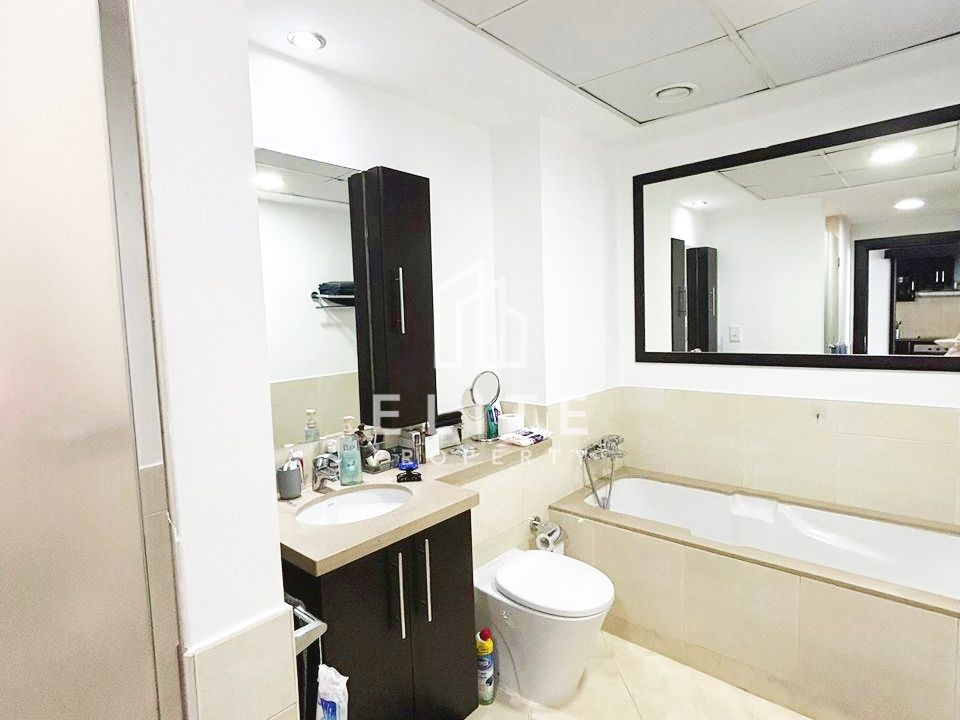 High Floor | Semi Furnished | Vacant Now