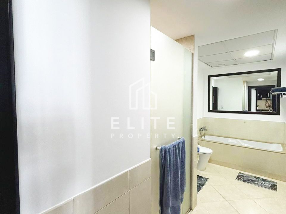 High Floor | Semi Furnished | Vacant Now
