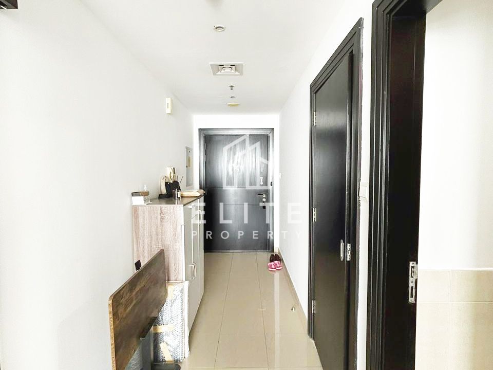 High Floor | Semi Furnished | Vacant Now