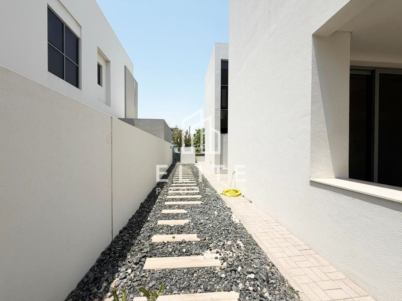 Big Garden | Single Row | Close to Amenities