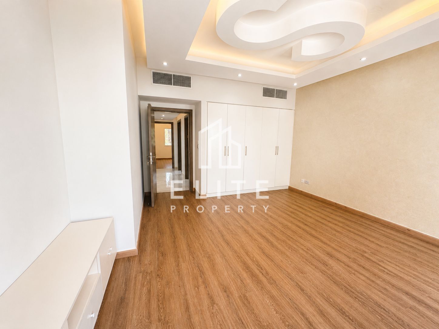 Large 4BR Villa | Beautiful Garden | Keys in Hand