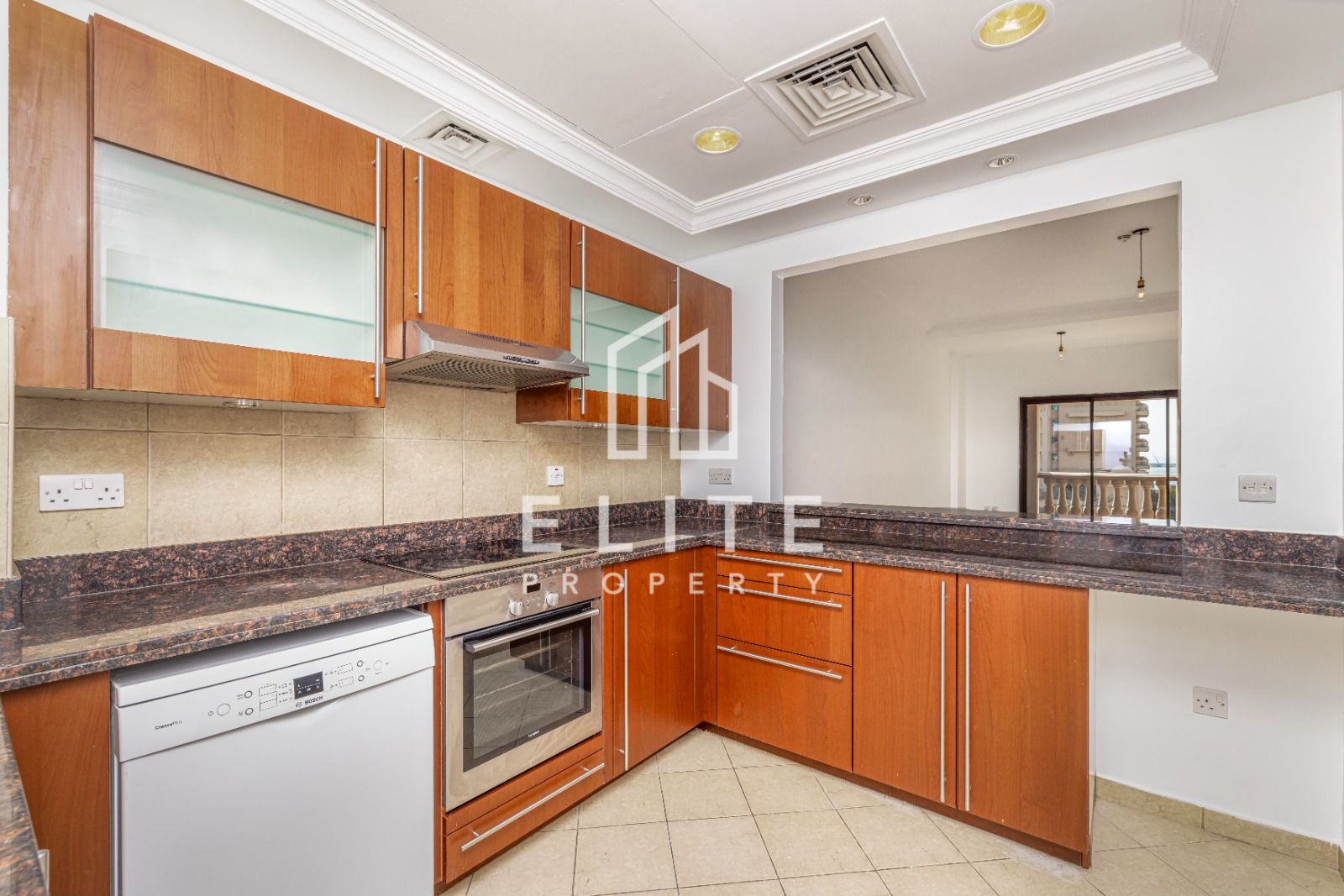 PRIME LOCATION | PARTIAL SEA VIEW | VOT