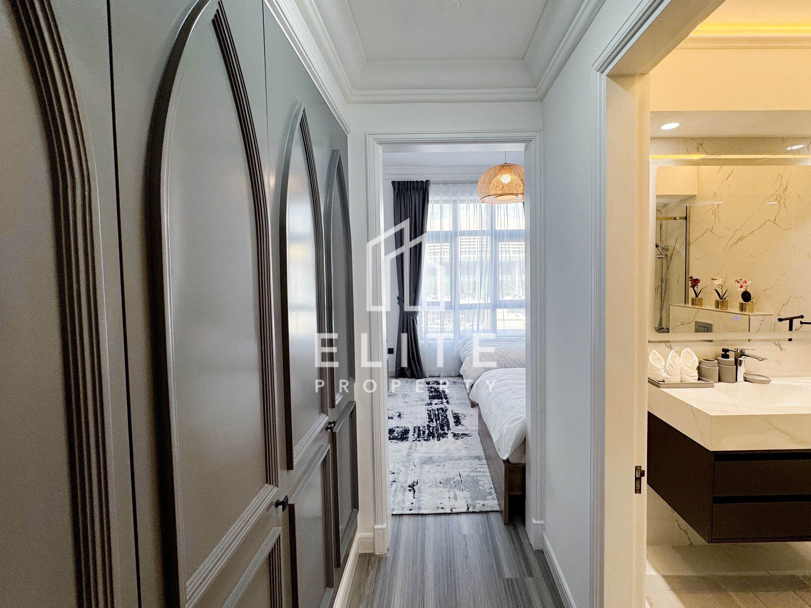 Full Burj and Fountain View | Upgraded | Jacuzzi