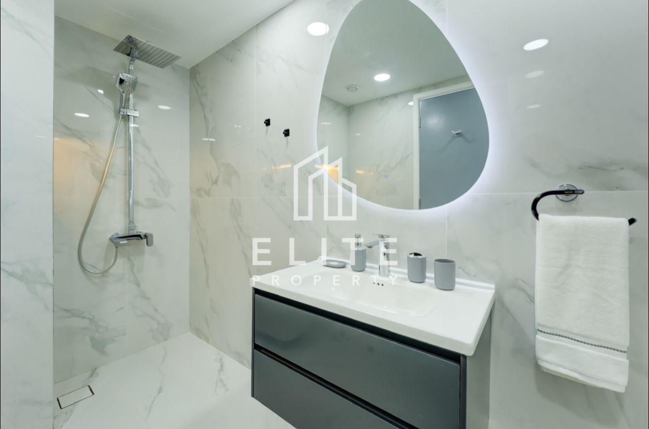 Upgraded | Fully Furnished | Rare Layout