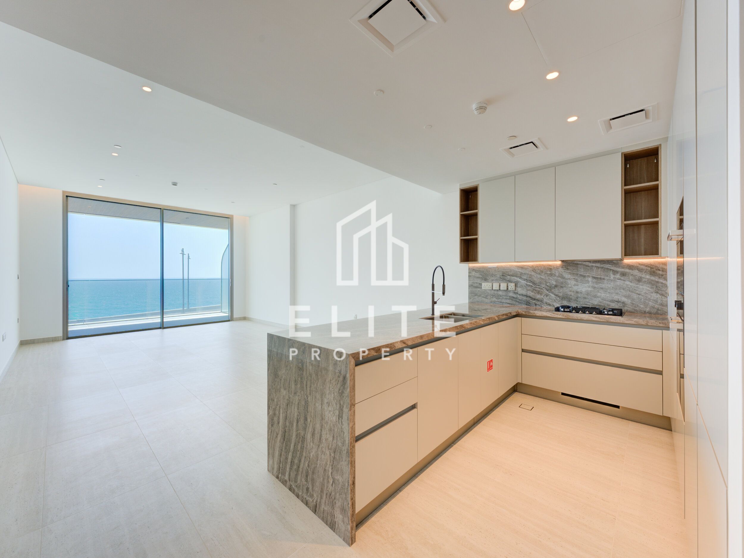 LUXURY PALM LIVING | FULL SEA VIEW | PREMIUM