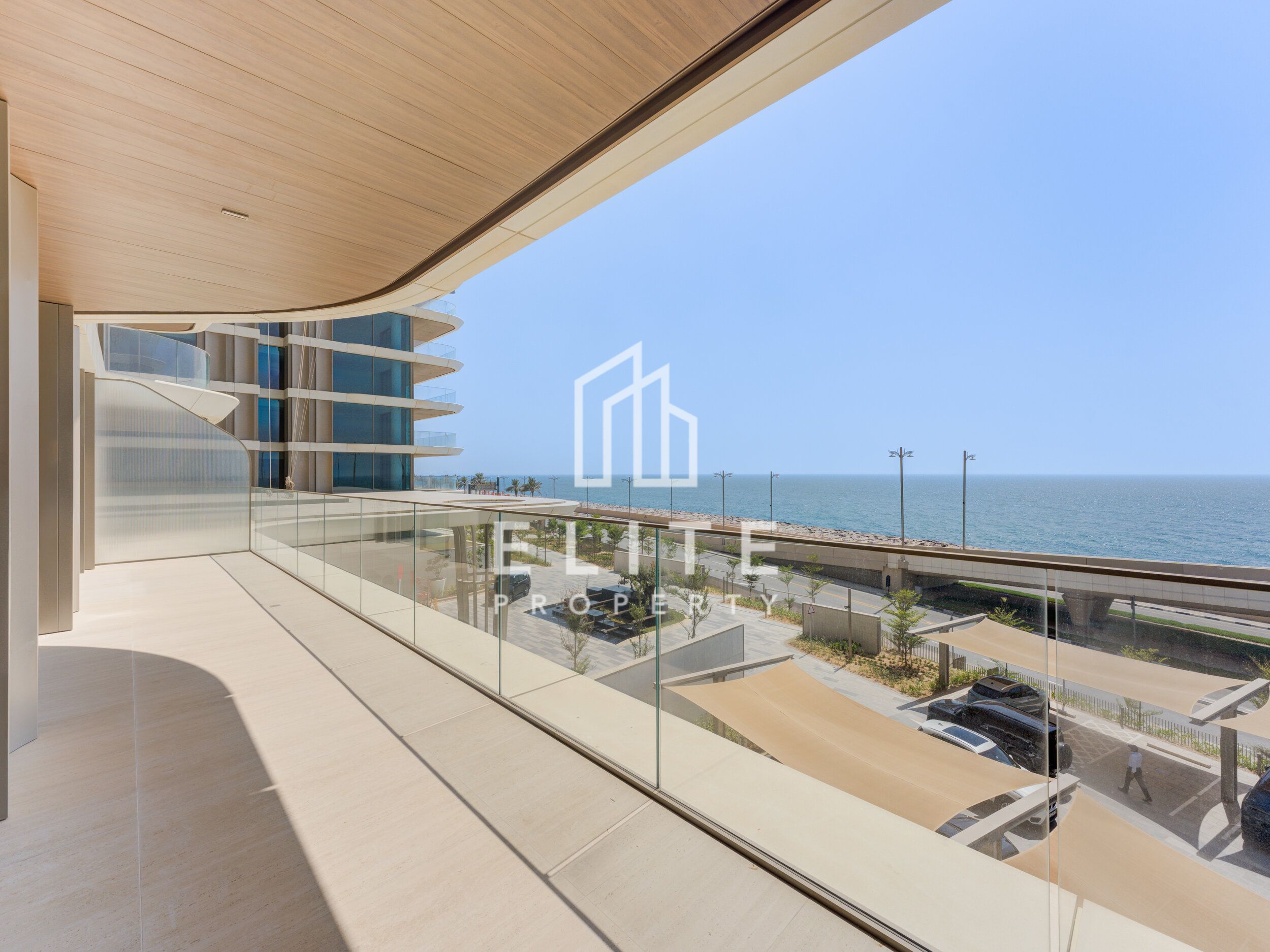 LUXURY PALM LIVING | FULL SEA VIEW | PREMIUM