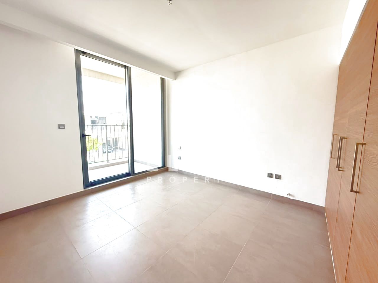 Type E3 | Upgraded | Close to Amenities