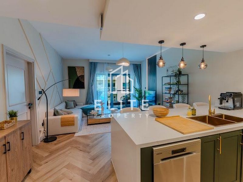 Luxurious | 12 cheques | Upgraded