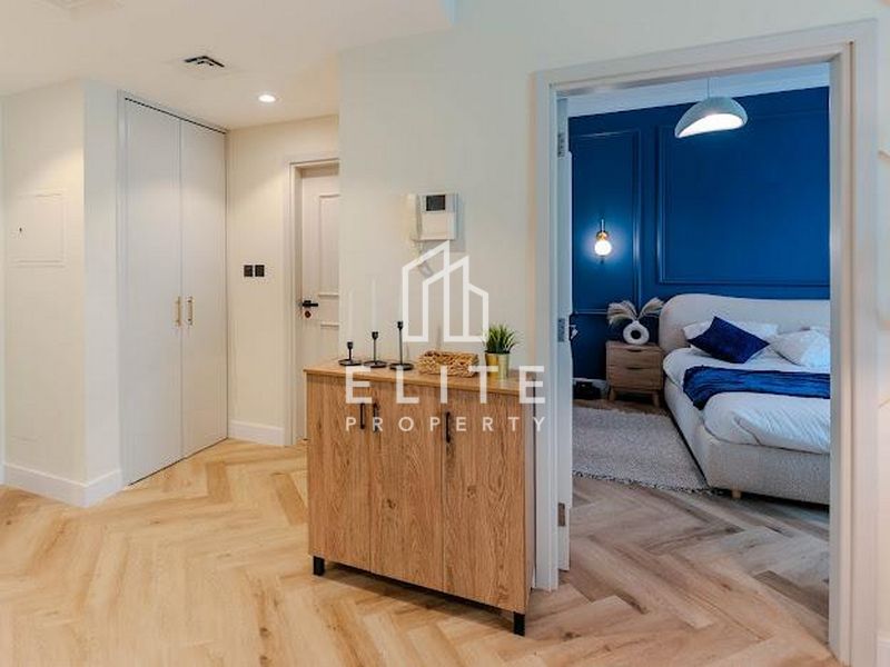 Luxurious | 12 cheques | Upgraded