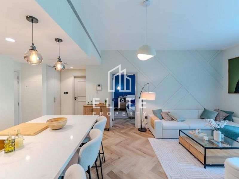 Luxurious | 12 cheques | Upgraded