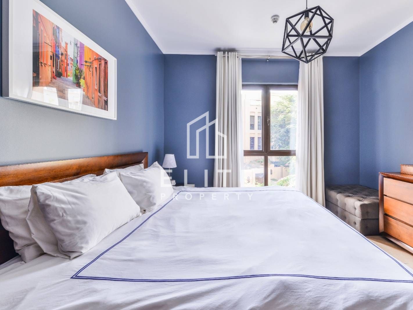 READY TO MOVE-IN, FULLY FURNISHED, SPACIOUS LAYOUT