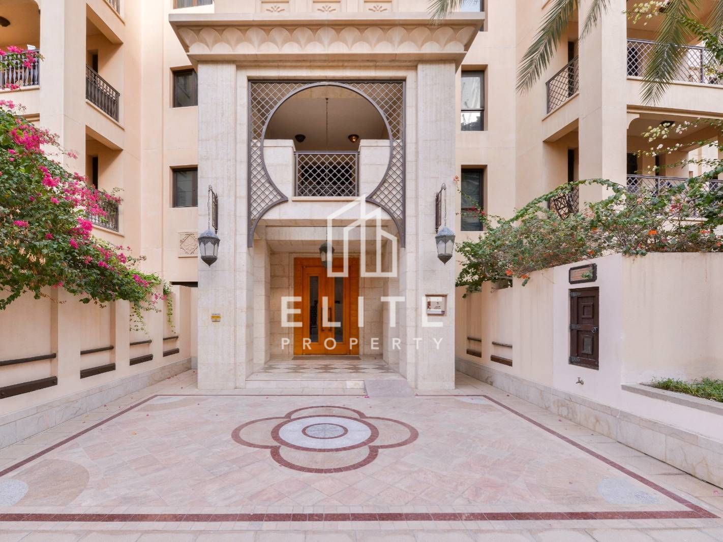 READY TO MOVE-IN, FULLY FURNISHED, SPACIOUS LAYOUT