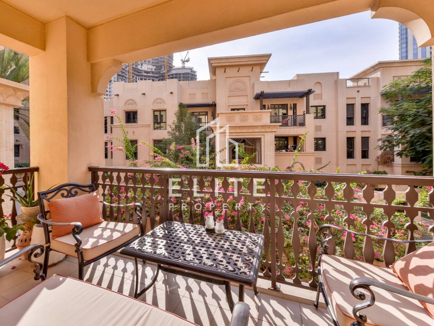 READY TO MOVE-IN, FULLY FURNISHED, SPACIOUS LAYOUT