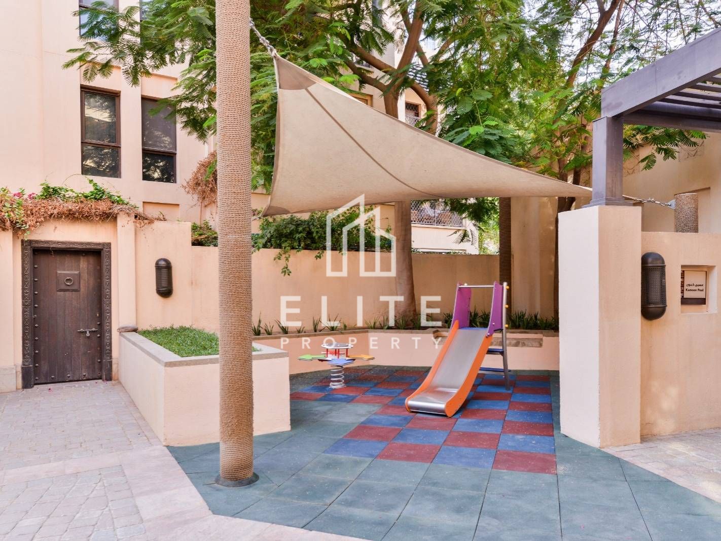 READY TO MOVE-IN, FULLY FURNISHED, SPACIOUS LAYOUT