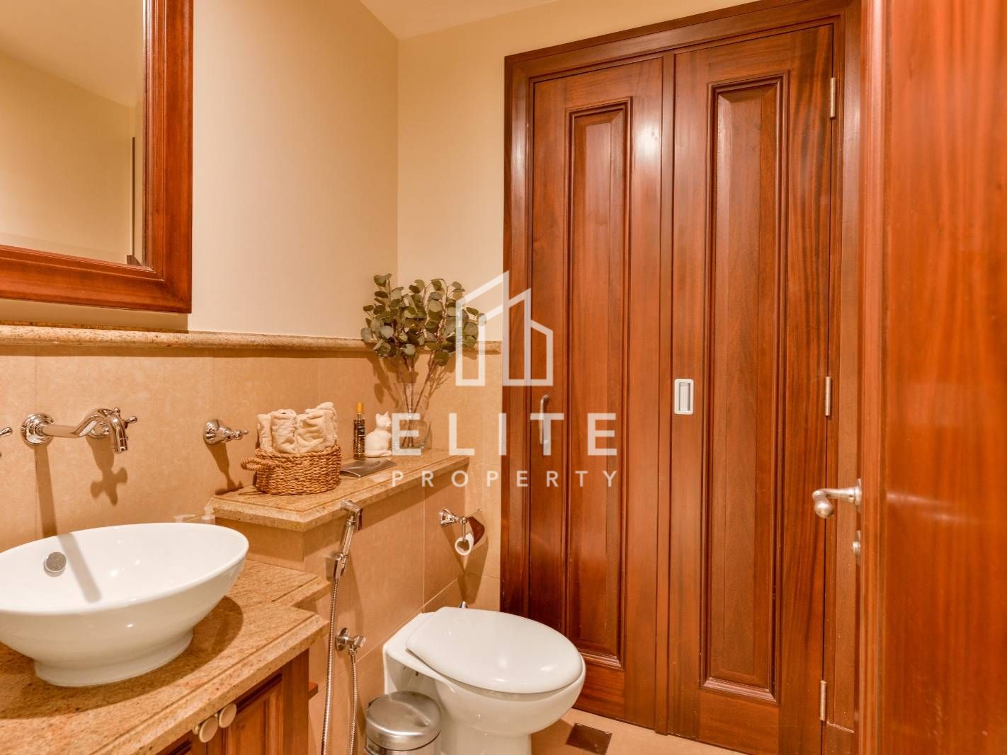 READY TO MOVE-IN, FULLY FURNISHED, SPACIOUS LAYOUT